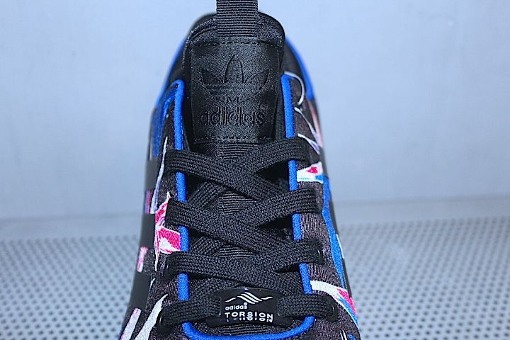 Adidas(アディダス)ZX FLUX NPS 黒フローラル