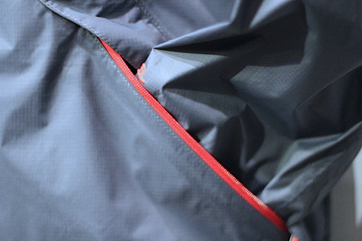 The North Face(ノース フェイス) Hyvent 2.5L Face Mountain Jacket Grey Red