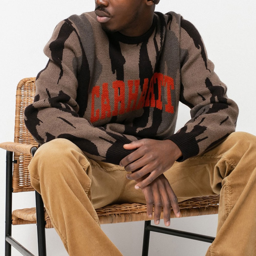 University Script Logo Sweater カレッジ ロゴ アーチ セーター Camo Unite