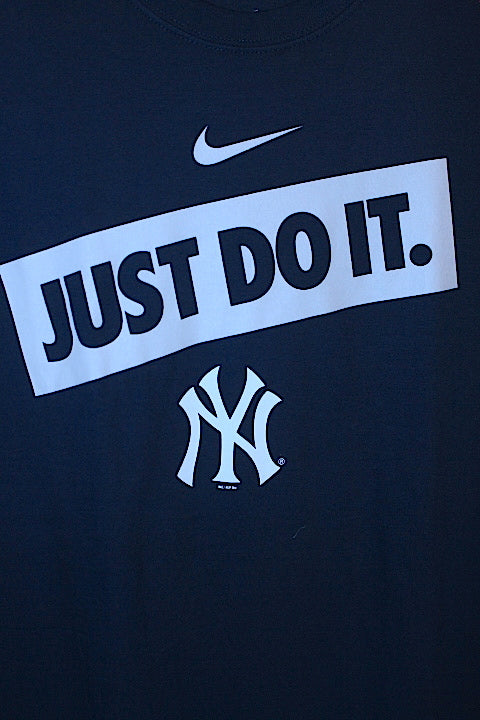 Nike(ナイキ)Yankees ”JUST DO IT.” Tee Navy