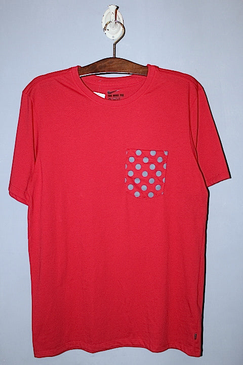 Nike(ナイキ)Pocket Dot Tee Red