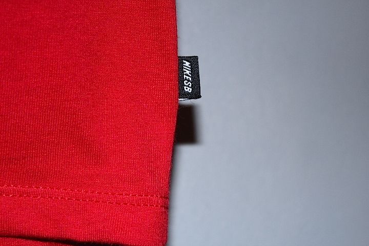 Nike(ナイキ)Pocket Dot Tee Red