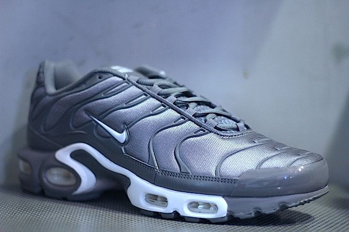 Nike(ナイキ) Air Max Plus Grey