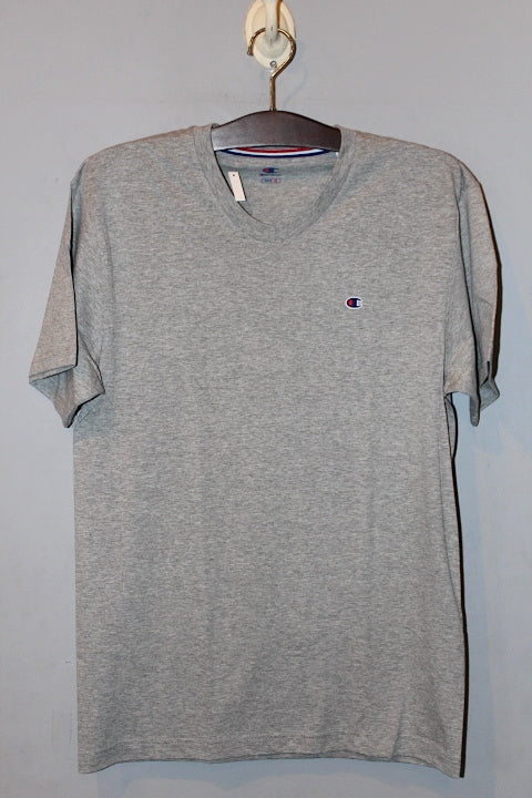 Champion(チャンピオン) One Point Logo V-Neck S/S Tee Grey