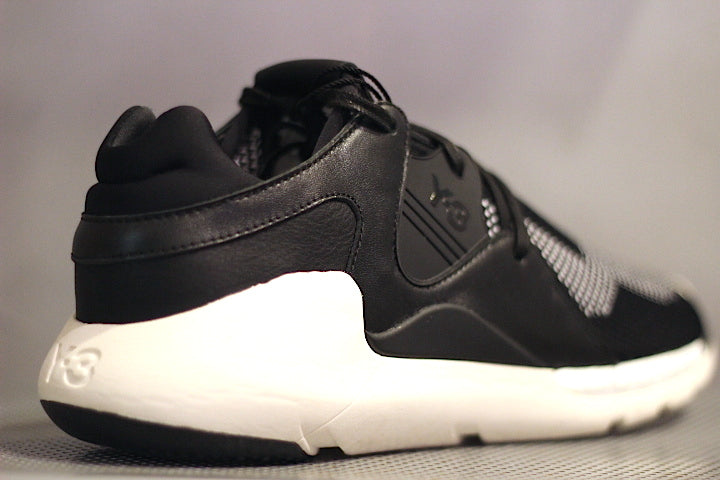 Y-3(ワイスリー) QASA RACER BOOST Knit Black White YOHJI YAMAMOTO