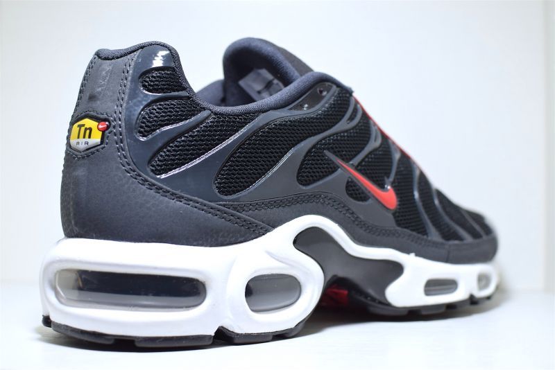 Nike(ナイキ) Air Max Plus Black Red