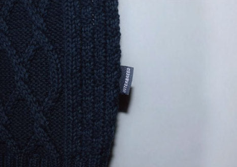 Hiding Logo Knit Navy ケーブル ニット ネイビー