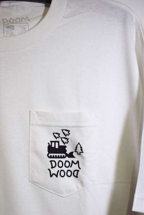 Doom Sayers(ドゥームセイヤーズ) S/S DOOM WOOD Pocket Tee White 半袖 ショートスリーブ ロゴ ポケット Tシャツ