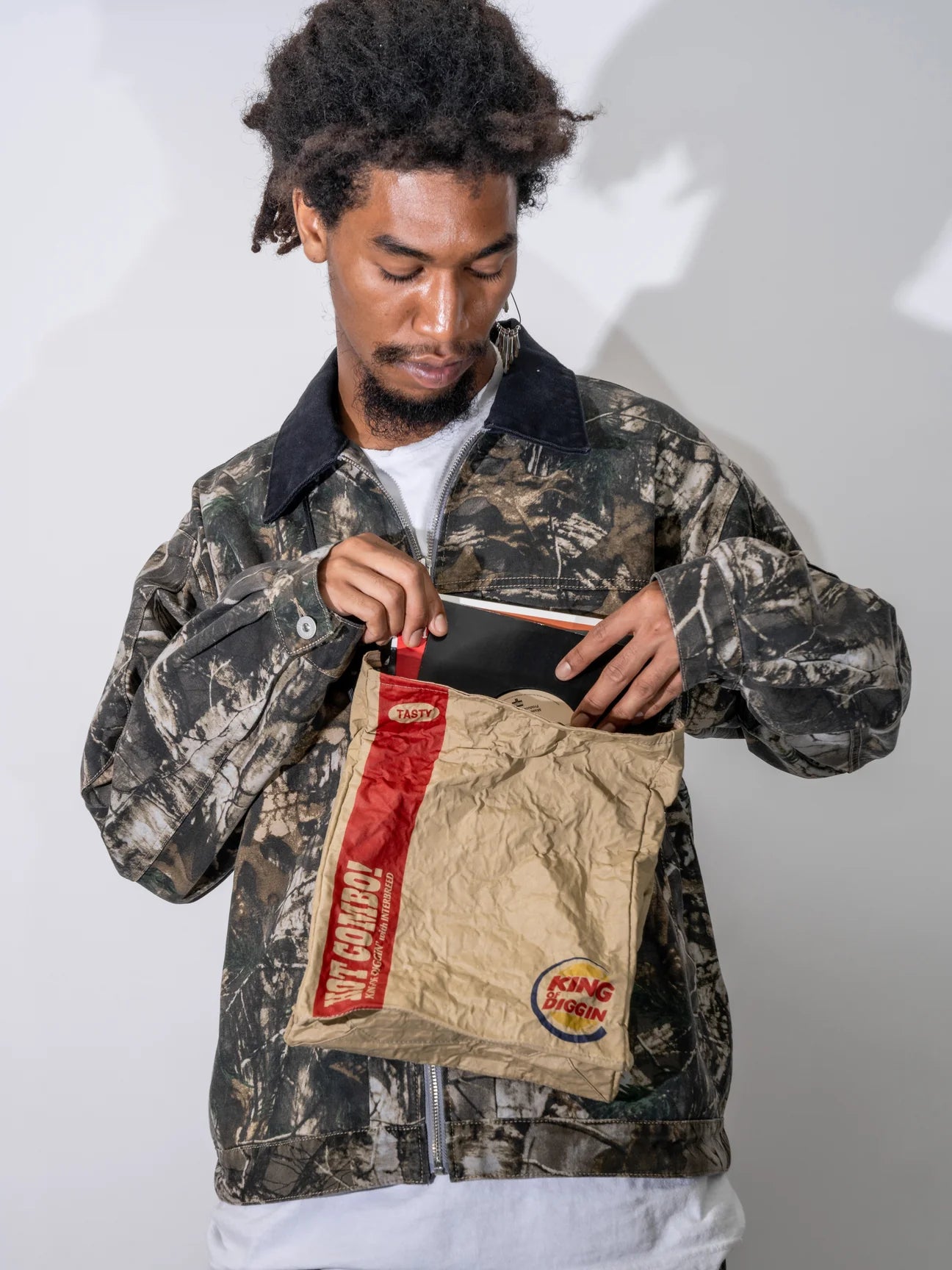 KING OF DIGGIN’ “To Go Bag” Natural & Mix Tape ペーパー ショルダー バッグ ミックステープ 付 DJ MURO